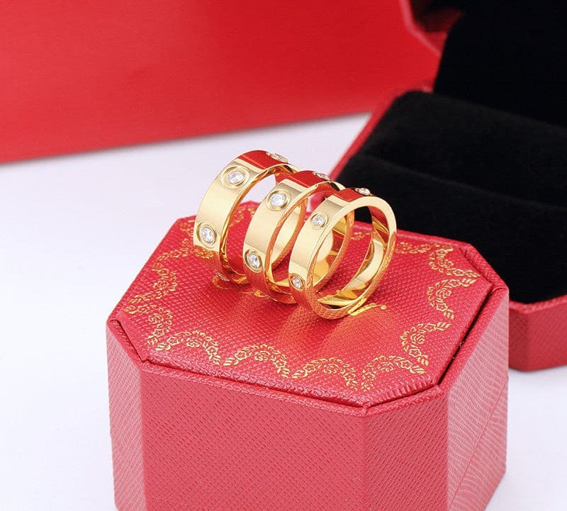 18K Love Wedding Eight Diamonds Ring